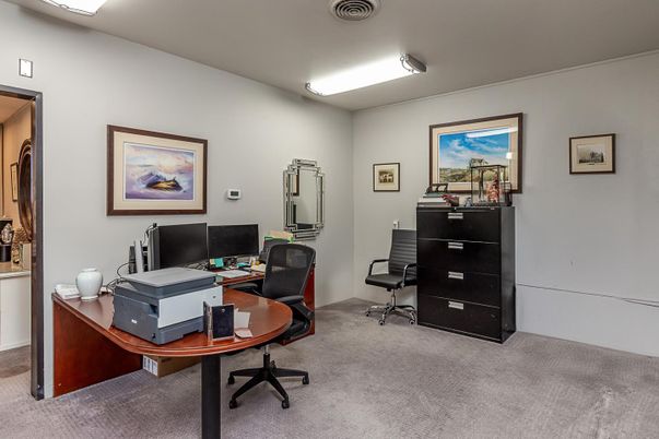 Home Office, Interior