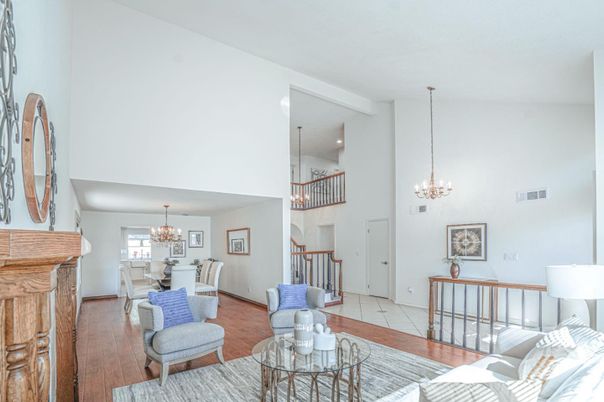 Chandelier, Dining room, Interior, Living room, Wood Texture Flooring