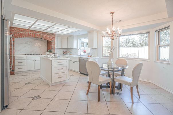 Chandelier, Dining room, Interior, Kitchen