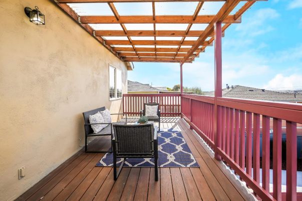 Exterior, Wood Texture Flooring