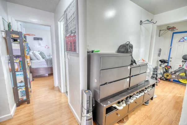 Bedroom, Fitness Equipment, Interior, Wood Texture Flooring