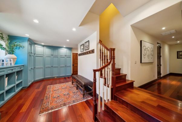 Interior, Recessed Lighting, Wood Texture Flooring