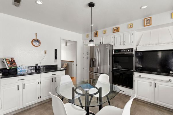 Dining room, Interior, Kitchen, Pendant Lights, Recessed Lighting, Stainless Steel Appliances