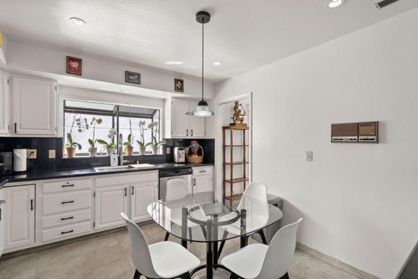 Dining room, Interior, Kitchen, Pendant Lights, Recessed Lighting