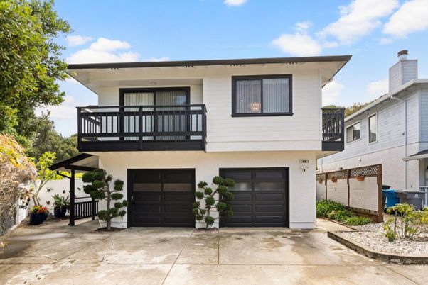 Attached, Exterior, Facade, Modern