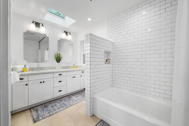 Bathroom, Dual Sink Vanities, Interior, Recessed Lighting