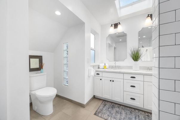 Bathroom, Interior, Recessed Lighting