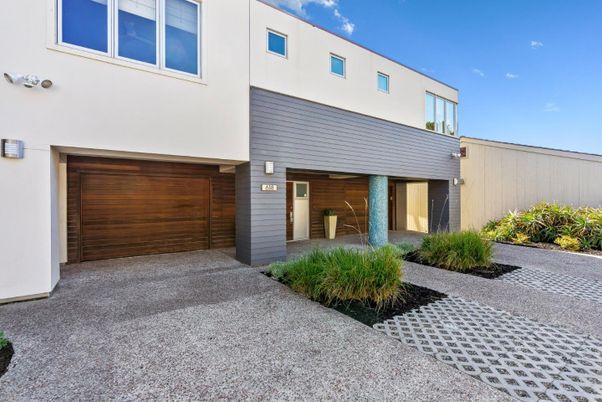 Attached, Exterior, Facade, Modern
