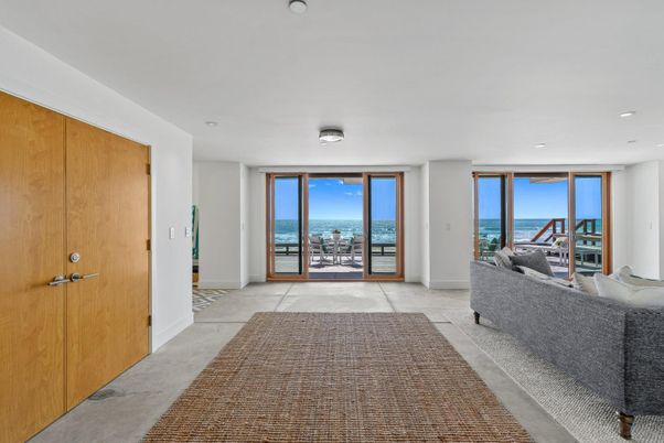 Interior, Living room, Recessed Lighting, Water