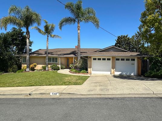 Attached, Exterior, Facade, Ranch