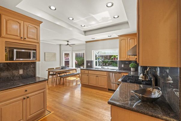 Dining room, Interior, Kitchen, Recessed Lighting, Wood Texture Flooring