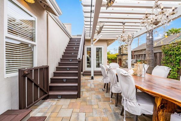 Dining room, Exterior