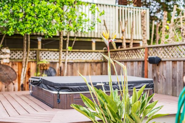 Exterior, Hot Tub
