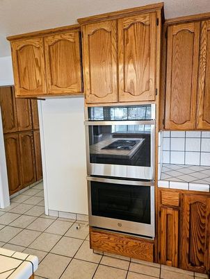 Interior, Kitchen, Tile Countertops