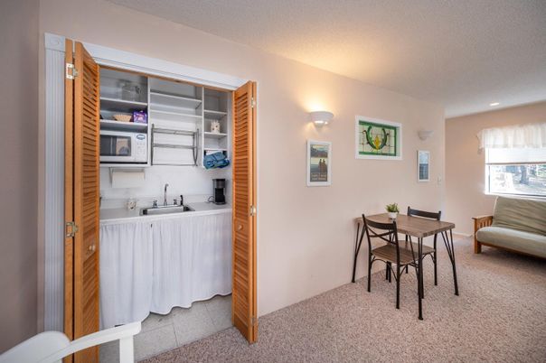 Dining room, Interior, Recessed Lighting