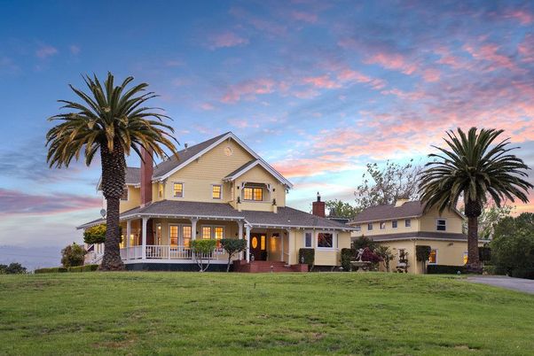 Backyard, Exterior, Facade, Farmhouse