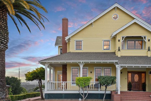 Exterior, Facade, American Craftsman