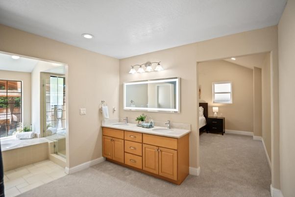 Bathroom, Dual Sink Vanities, Interior, Recessed Lighting