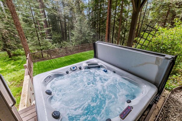 Exterior, Hot Tub