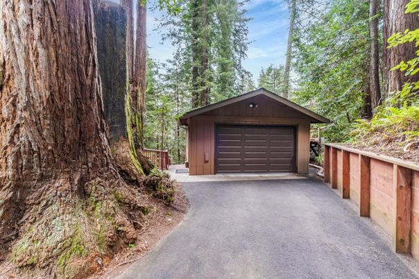 Detached Garage, Exterior