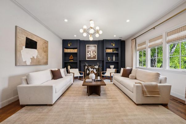 Fireplace, Interior, Living room, Pendant Lights, Recessed Lighting, Wood Texture Flooring