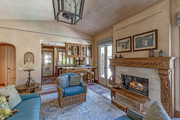 Fireplace, Interior, Living room
