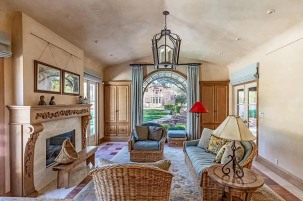 Fireplace, Interior, Living room, Pendant Lights, Recessed Lighting