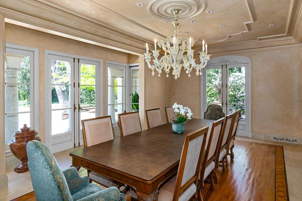 Chandelier, Dining room, Interior, Recessed Lighting, Wood Texture Flooring