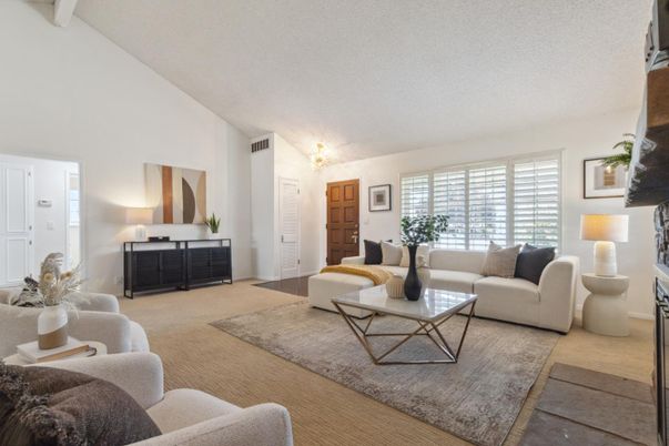 Chandelier, Interior, Living room