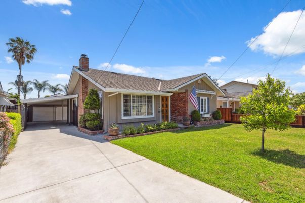 Attached, Backyard, Exterior, Facade, Brick Facade, Ranch