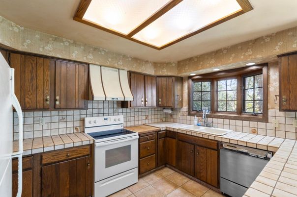 Interior, Kitchen, Tile Countertops