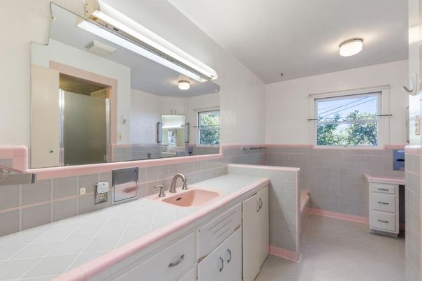 Bathroom, Interior, Tile Countertops
