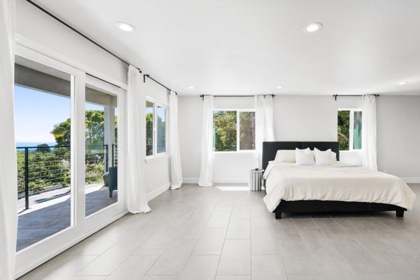 Bedroom, Interior, Recessed Lighting, Water