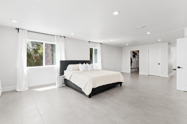 Bedroom, Interior, Recessed Lighting