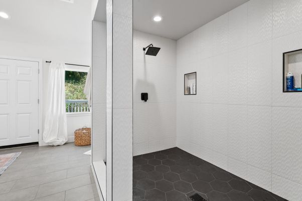 Bathroom, Interior, Recessed Lighting
