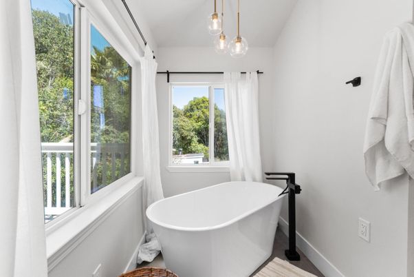 Bathroom, Free Standing Baths, Interior, Pendant Lights, Wood Texture Flooring