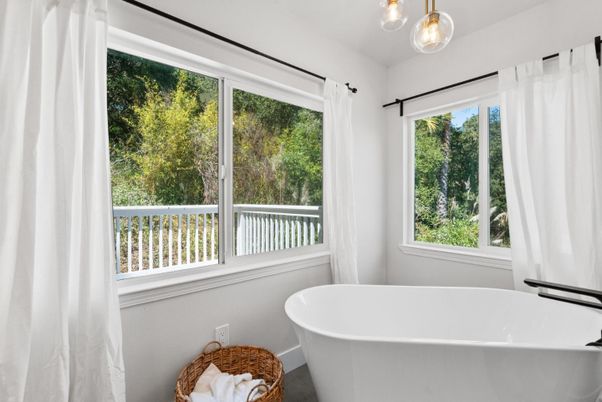 Bathroom, Free Standing Baths, Interior, Pendant Lights
