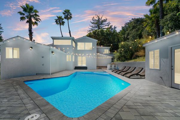 Exterior, Pool