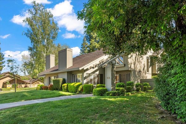 Backyard, Exterior, Facade, Ranch