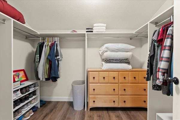 Interior, Walk-in Closets, Wood Texture Flooring