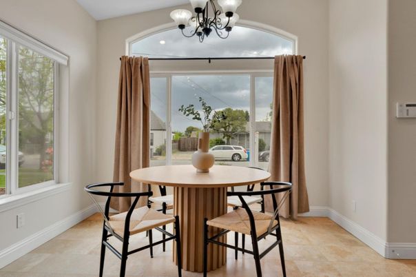 Chandelier, Dining room, Interior