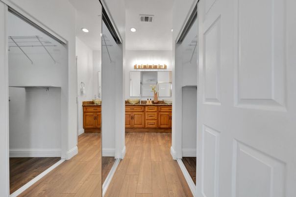 Interior, Recessed Lighting, Wood Texture Flooring