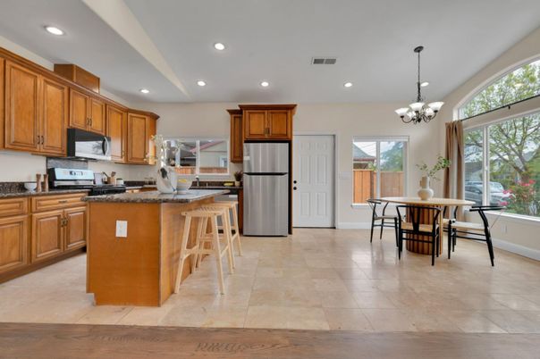 Chandelier, Dining room, Interior, Kitchen, Recessed Lighting, Stainless Steel Appliances