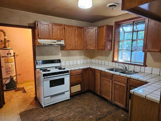 Interior, Kitchen, Tile Countertops