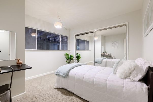 Bedroom, Interior, Pendant Lights