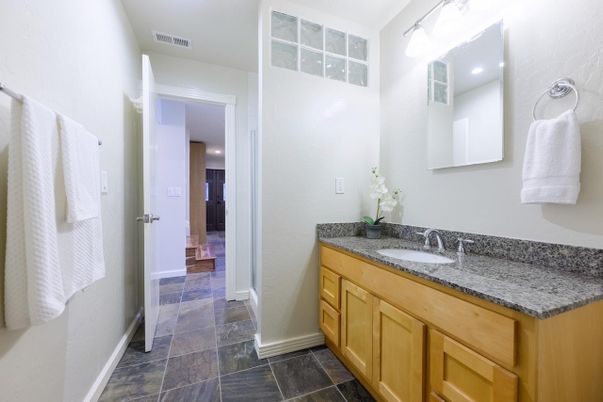Bathroom, Dual Sink Vanities, Interior, Recessed Lighting