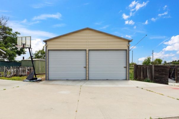 Detached Garage, Exterior