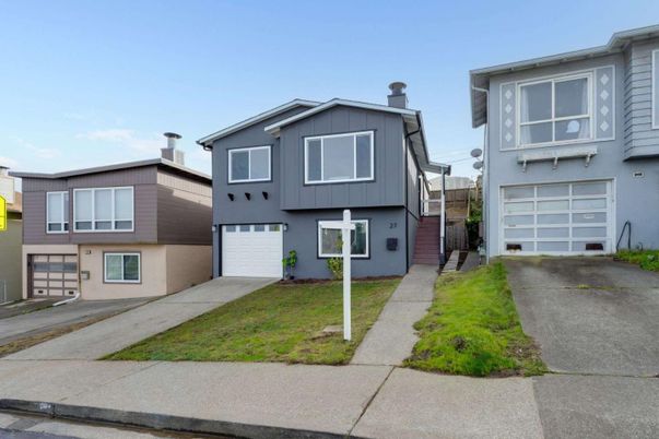 Attached, Exterior, Facade, Raised Ranch