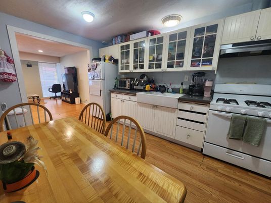 Dining room, Interior, Kitchen, Recessed Lighting, Wood Texture Flooring