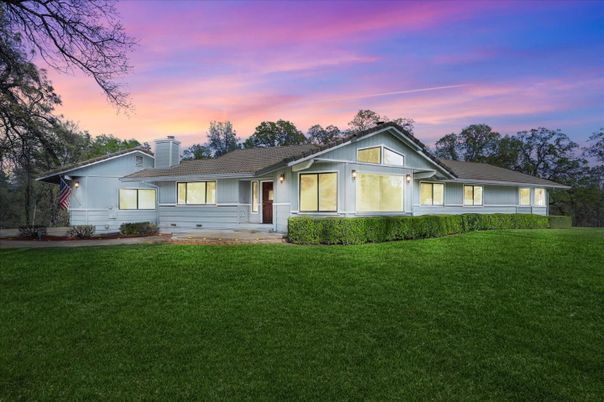 Backyard, Exterior, Facade, Farmhouse